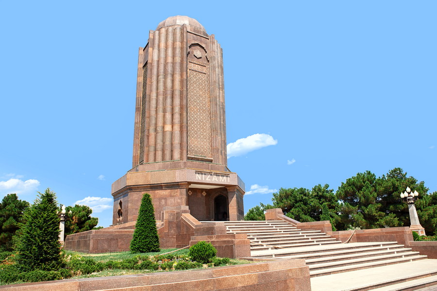 Mausoleo de Nizami Ganjavi, Ganyá (Ganja)