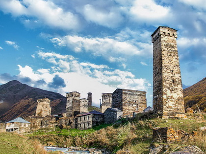 Circuito Grupal de 15 Días por Azerbaiyán y Georgia 2026-2027