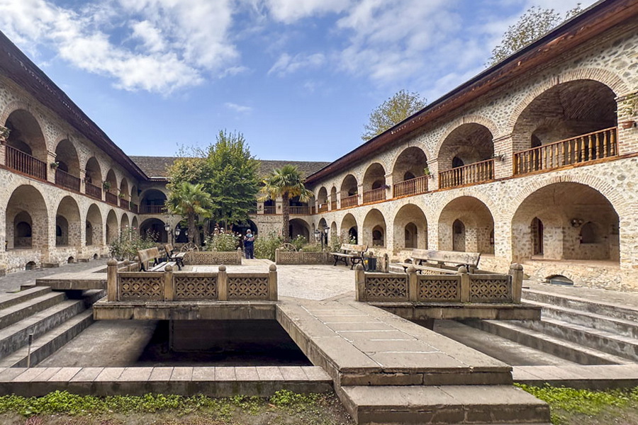 Caravasar de Sheki