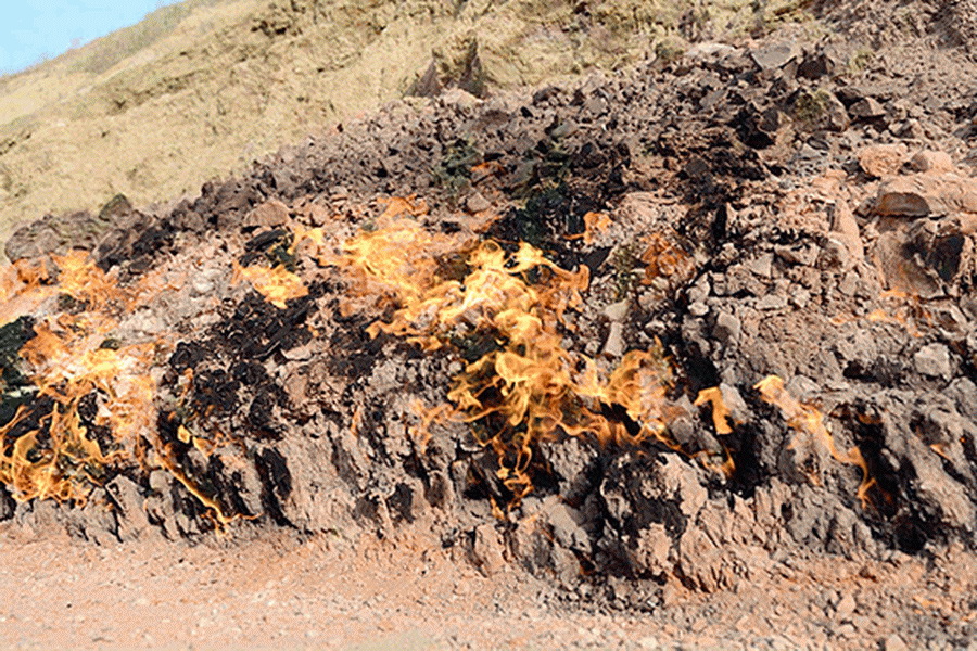 Yanardag, cerca de Bakú