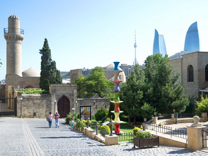 Tour Bakú y sus vecindades - en Español