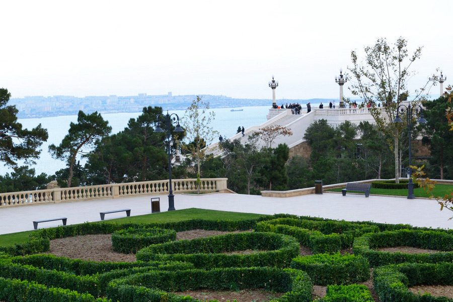 Embankment, Baku