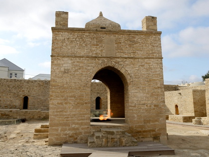 Excursión a la Península de Absheron y el Casco Antiguo de Bakú