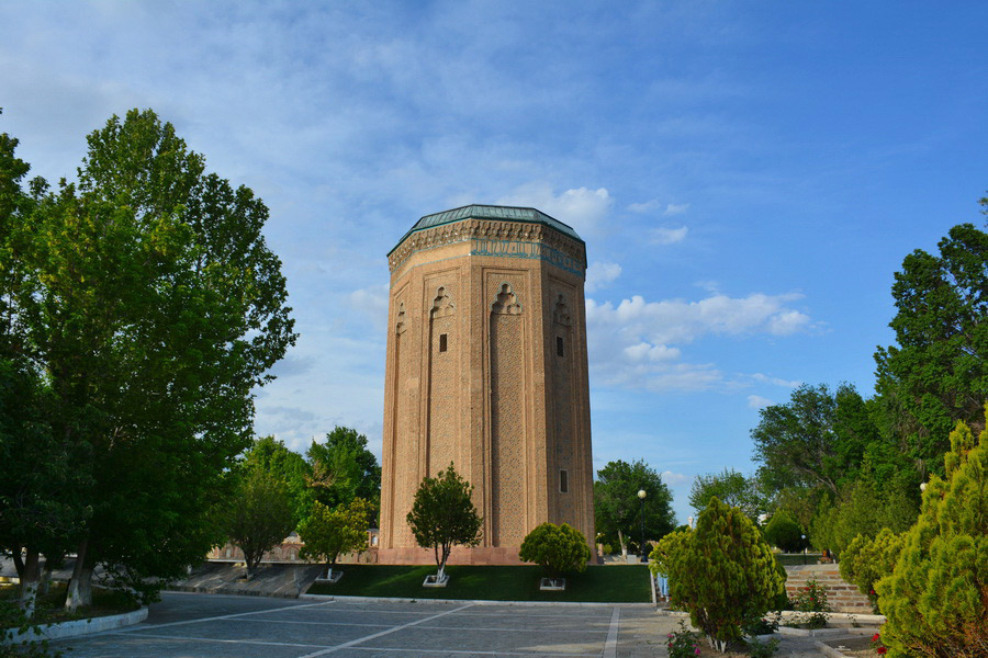 Momine Khatun Mausoleum