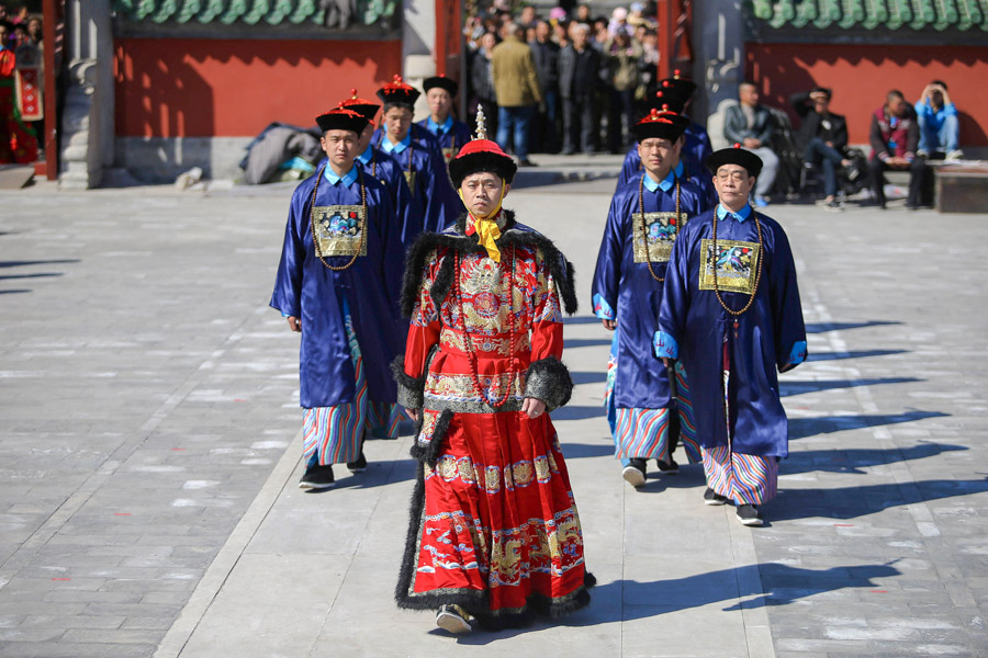 The History of Chinese Traditional Clothing