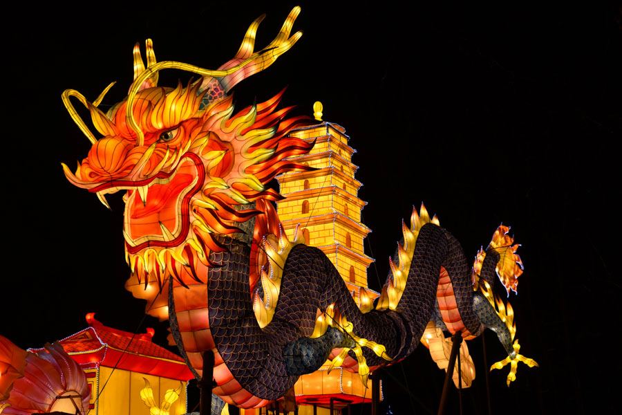 Festival de los Faroles con Dragones Chinos