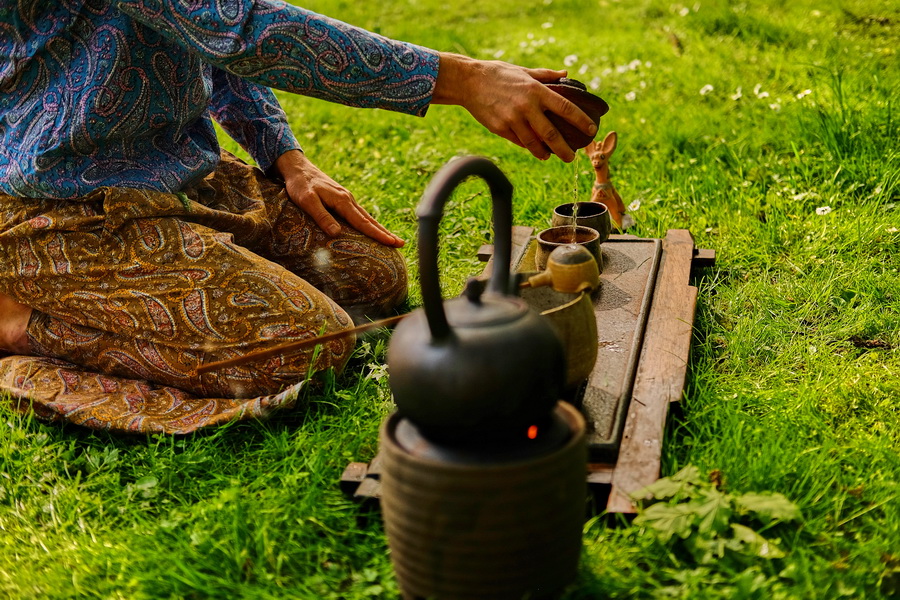 Outdoor Chinese Tea Ceremony