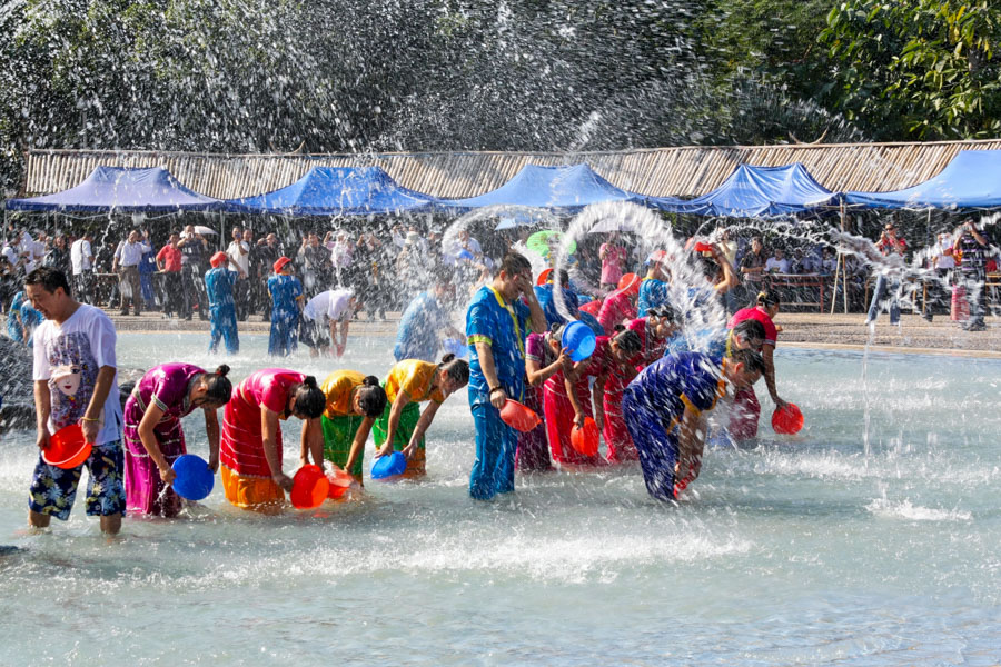 Dai – Festival del Agua, Jinghong, China