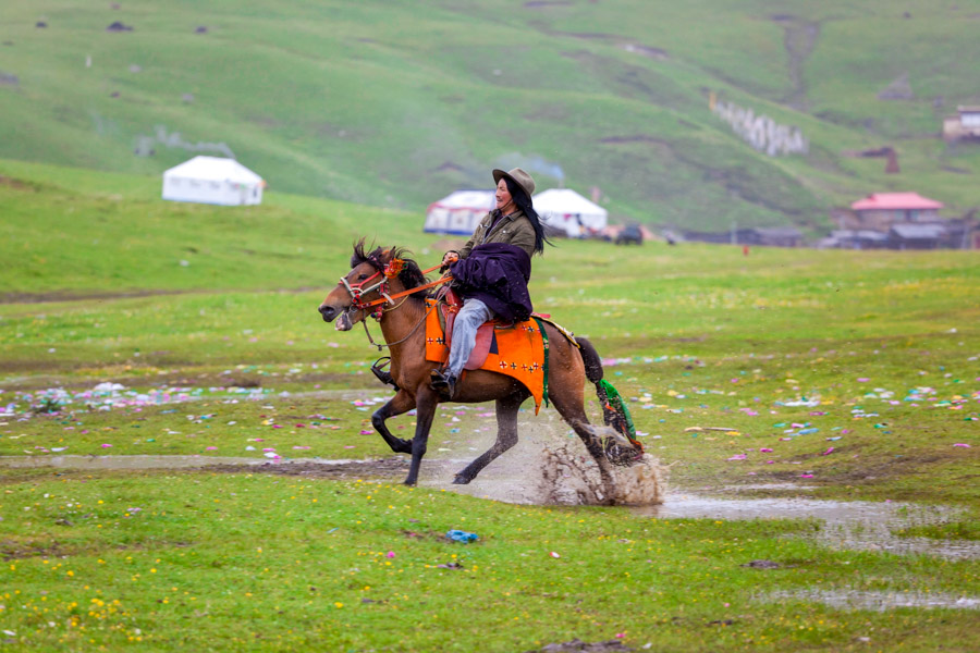 Festival Ecuestre de Litang, Sichuan, China