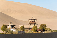 Знаменитый оазис в пустыне Гоби, Дуньхуан