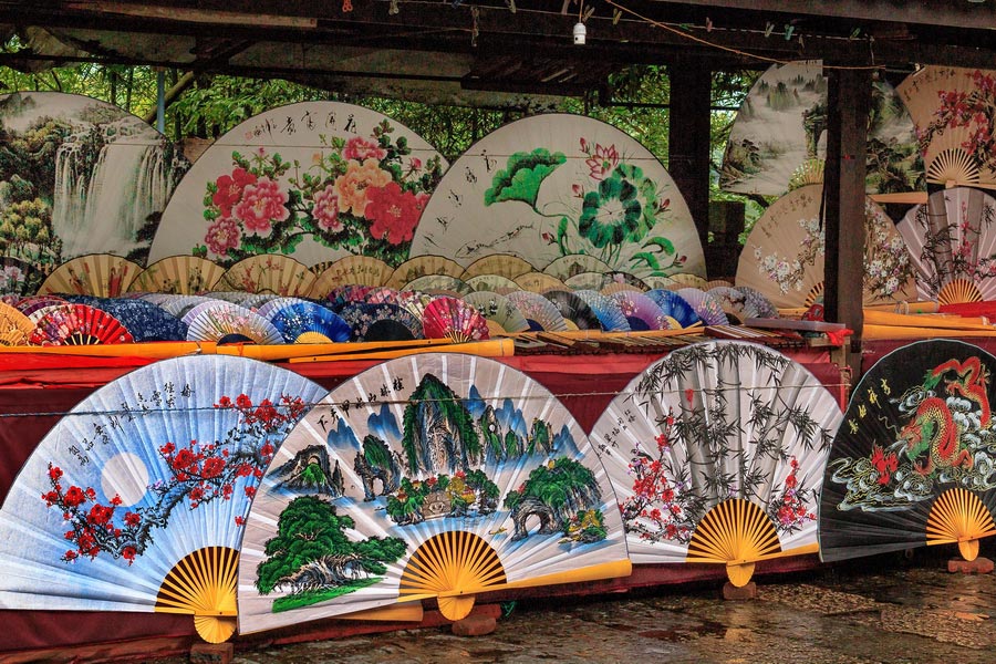 Chinese Souvenir Fans, Shopping at the Mutianyu Great Wall