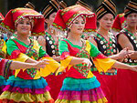 Holidays iHolidays in China. Festive dancesПраздники в Китае. Праздничный гуляния