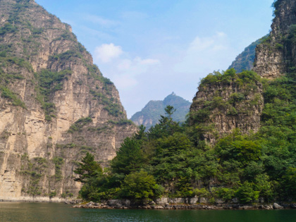 One-day Tour to Badaling Great Wall and Longqing Gorge from Beijing