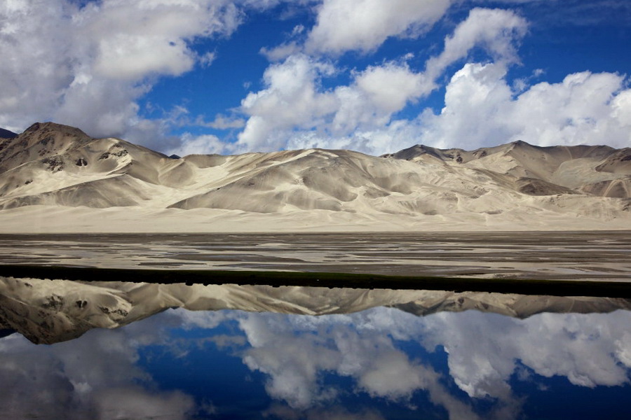 Karakul Lake