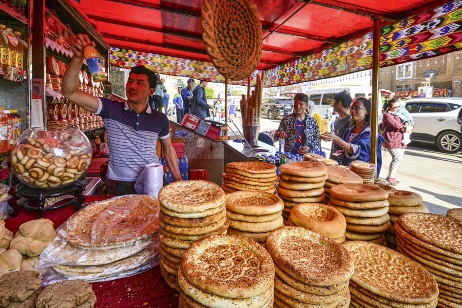 Erdaotsyao - Grand Bazaar in Urumqi Erdaotsyao - Grand Bazaar in Urumqi