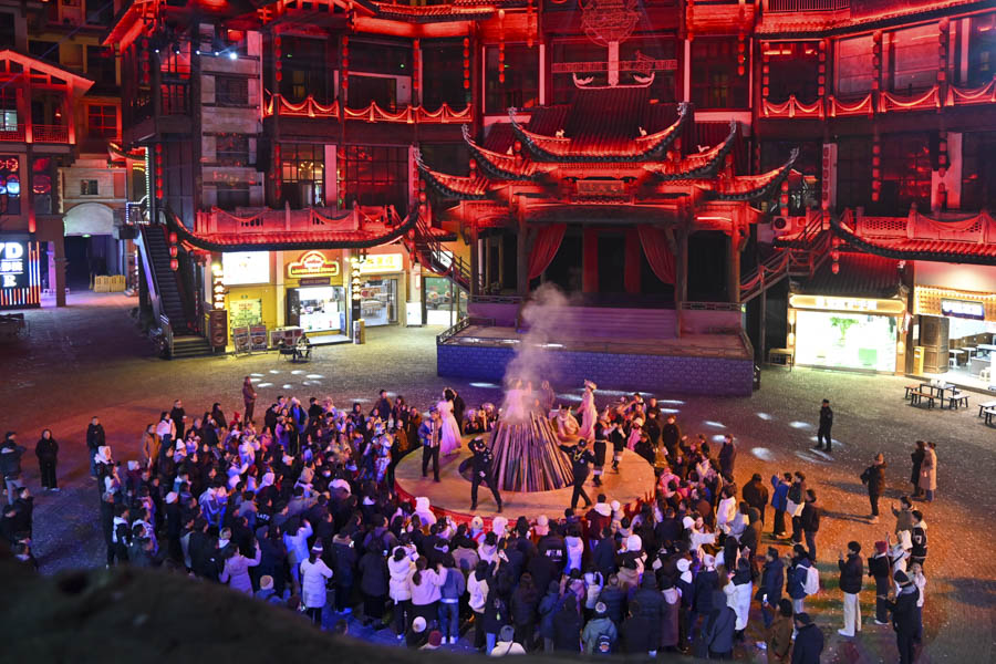 Bonfire Party, 72 Wonder Tower, Zhangjiajie Bonfire Party, 72 Wonder Tower, Zhangjiajie