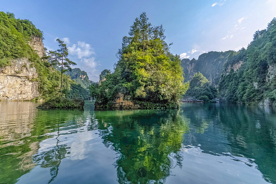 Baofeng Lake in Zhangjiajie