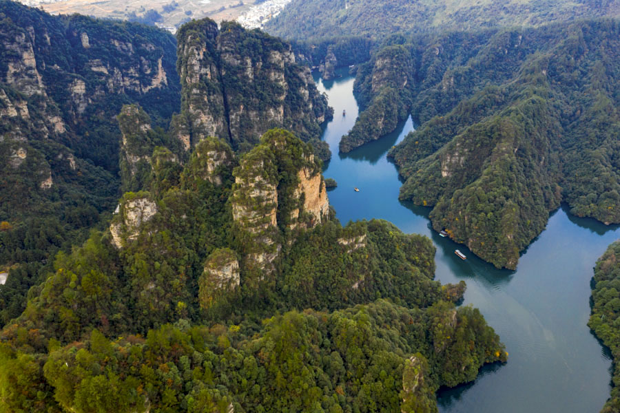 Baofeng Lake in Zhangjiajie