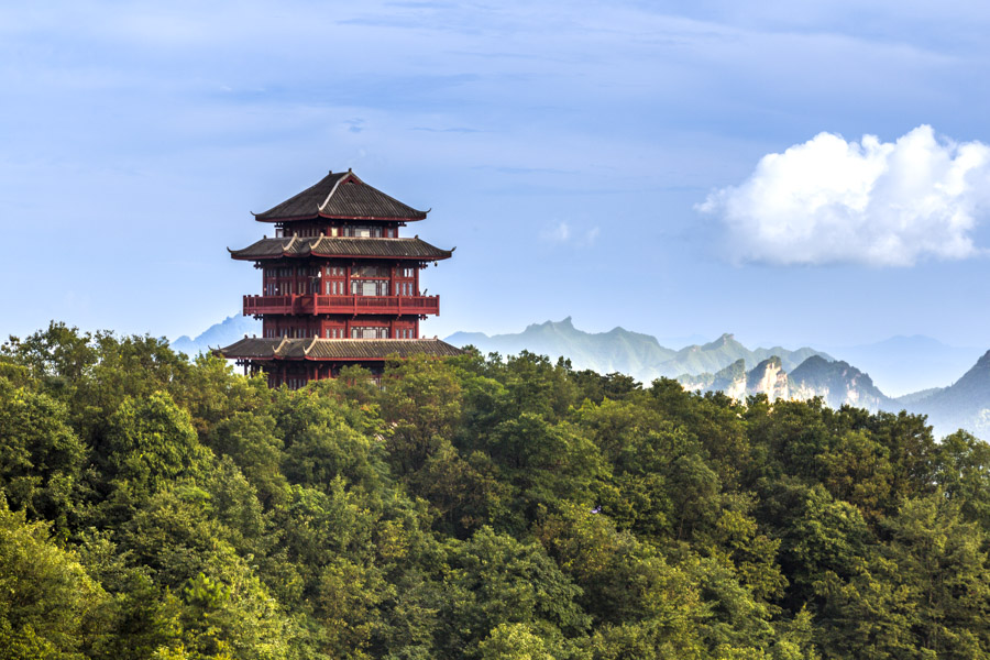 Tianzi Pavilion, He Long Park in Zhangjiajie Tianzi Pavilion, He Long Park in Zhangjiajie