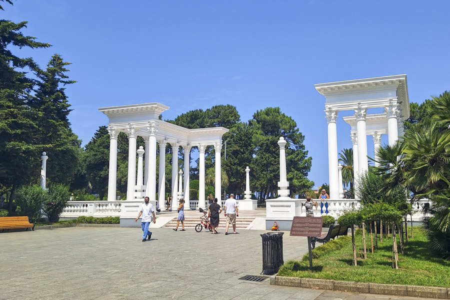 Colonnades, Batumi