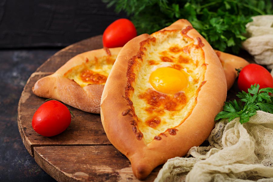 Adjarian Khachapuri, Traditional Georgian Dishes