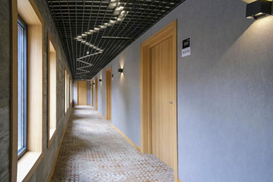 Hall, Posta Hotel