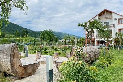 Outdoors, Karse Hotel