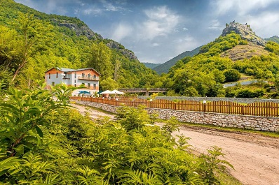 Hotel, Tsesi Hotel