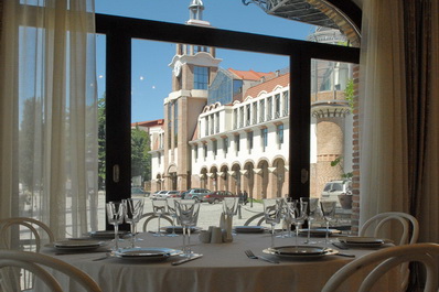 Ресторан, Гостиница Pirosmani