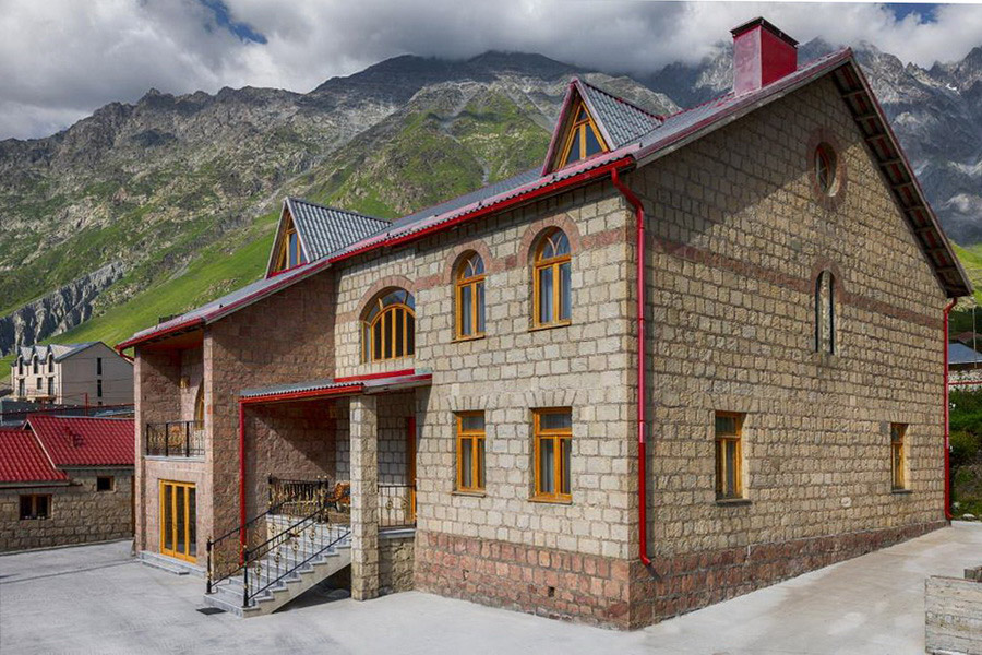 GRAF Kazbegi Hotel