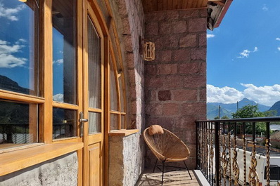 Double room with balcony, GRAF Kazbegi Hotel