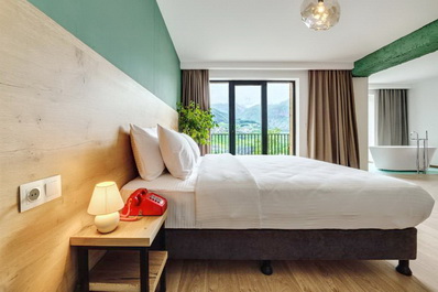 Intourist signature room