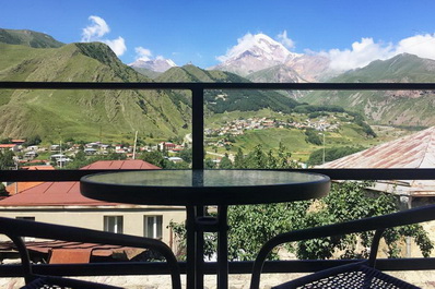Double/twin room with mountain view