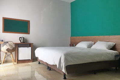Double/twin room with mountain view