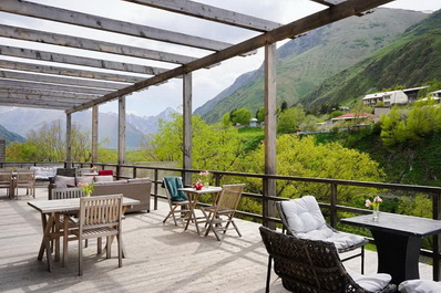 Terrace, Central Plaza, Old Stancia Kazbegi Hotel