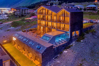 Step Inn - Kazbegi Hotel