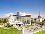 Вид на отель, Гостиница Sheraton Grand Tbilisi Metechi Palace