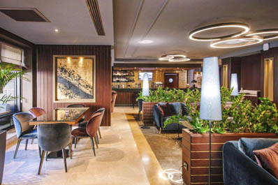 Bar, Wyndham Grand Hotel