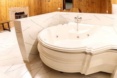 Jacuzzi, Chateau Tetri Bairagebi - White Flags Hotel