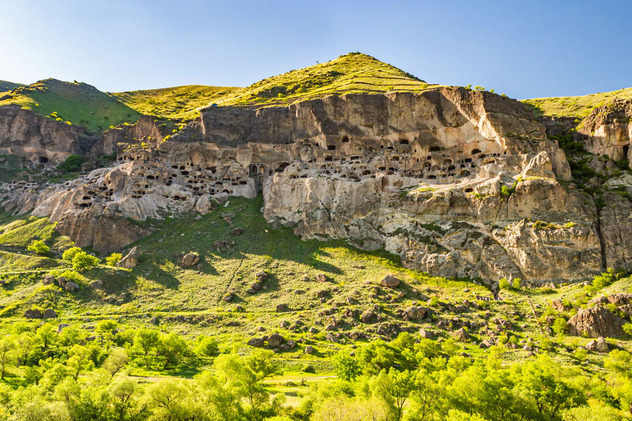 Vardzia near Akhalkalaki Vardzia near Akhalkalaki