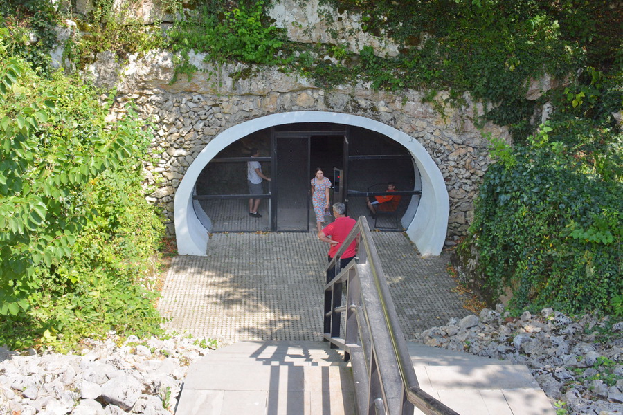 Пещера Навенахеви в окрестностях Кутаиси