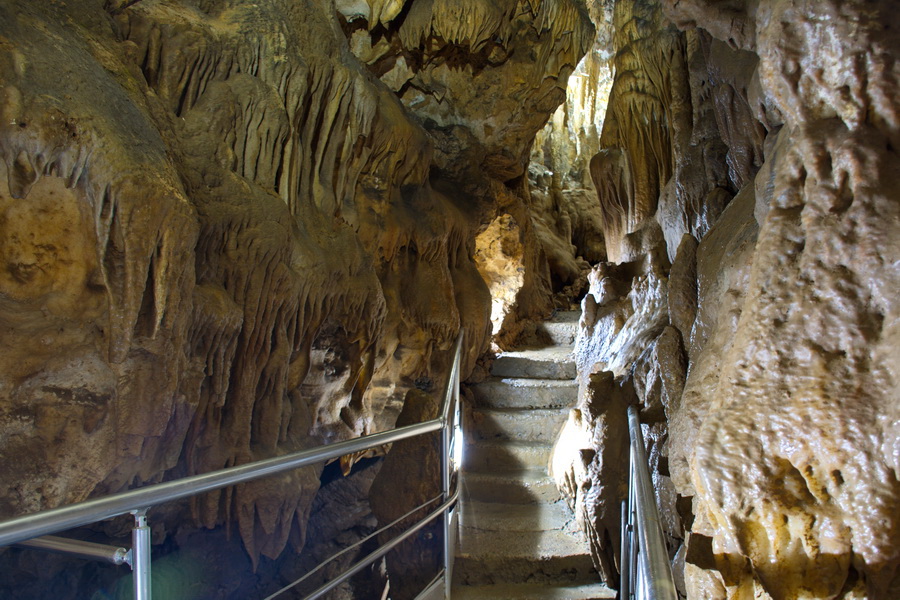 Пещера Навенахеви в окрестностях Кутаиси
