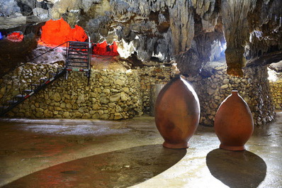 Tetra Cave near Kutaisi