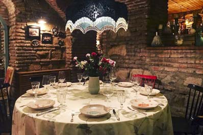 Зал, Ресторан Barbarestan