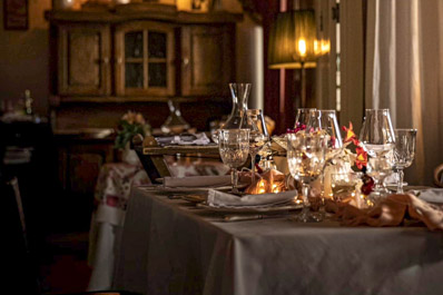 Зал, Ресторан Barbarestan