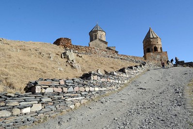 Троицкая церковь в Гергети, Степанцминда, Грузия