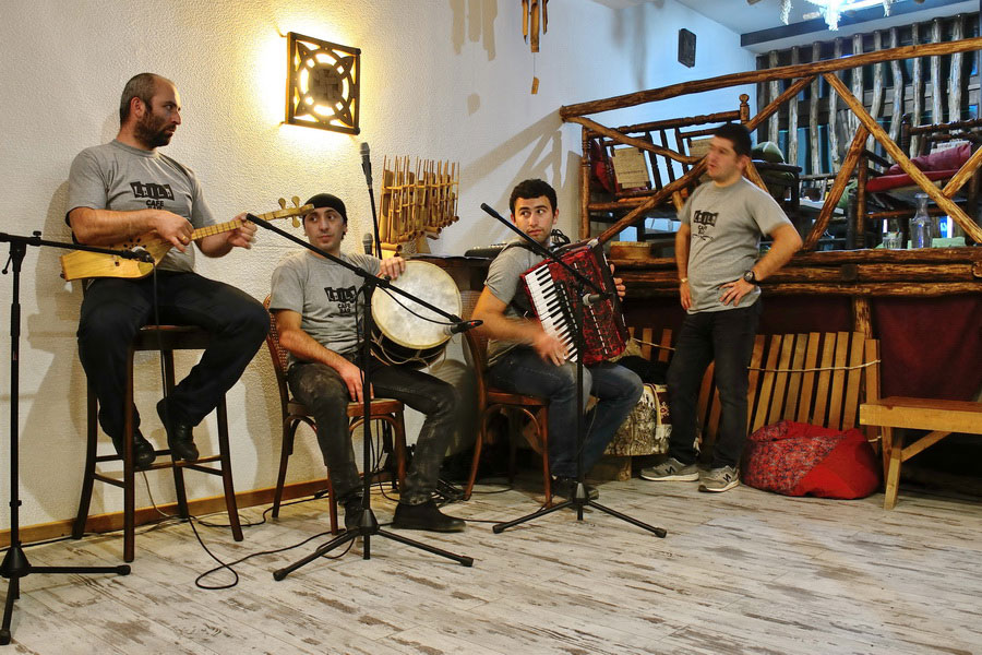 Instrumentos musicales de Svanetia, Georgi