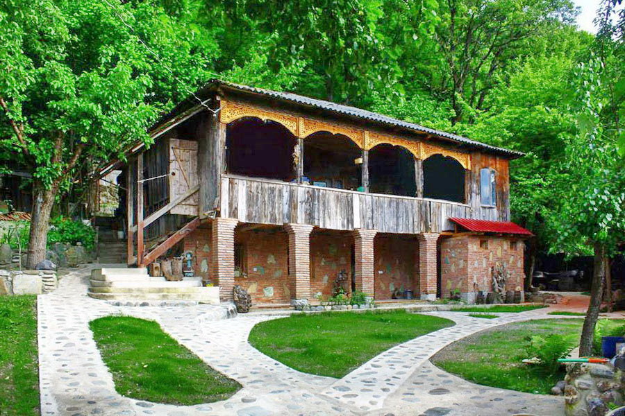 Gallery Guest House, Racha