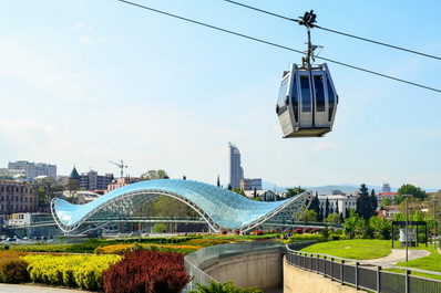 El Puente de la Paz, Tiflis