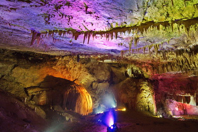 Cueva de Prometeo cerca de Kutaisi
